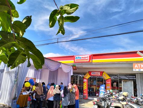 alfamart di singosari penerima topup rekening ponsel Praktis Topup dari bank Populer image 5